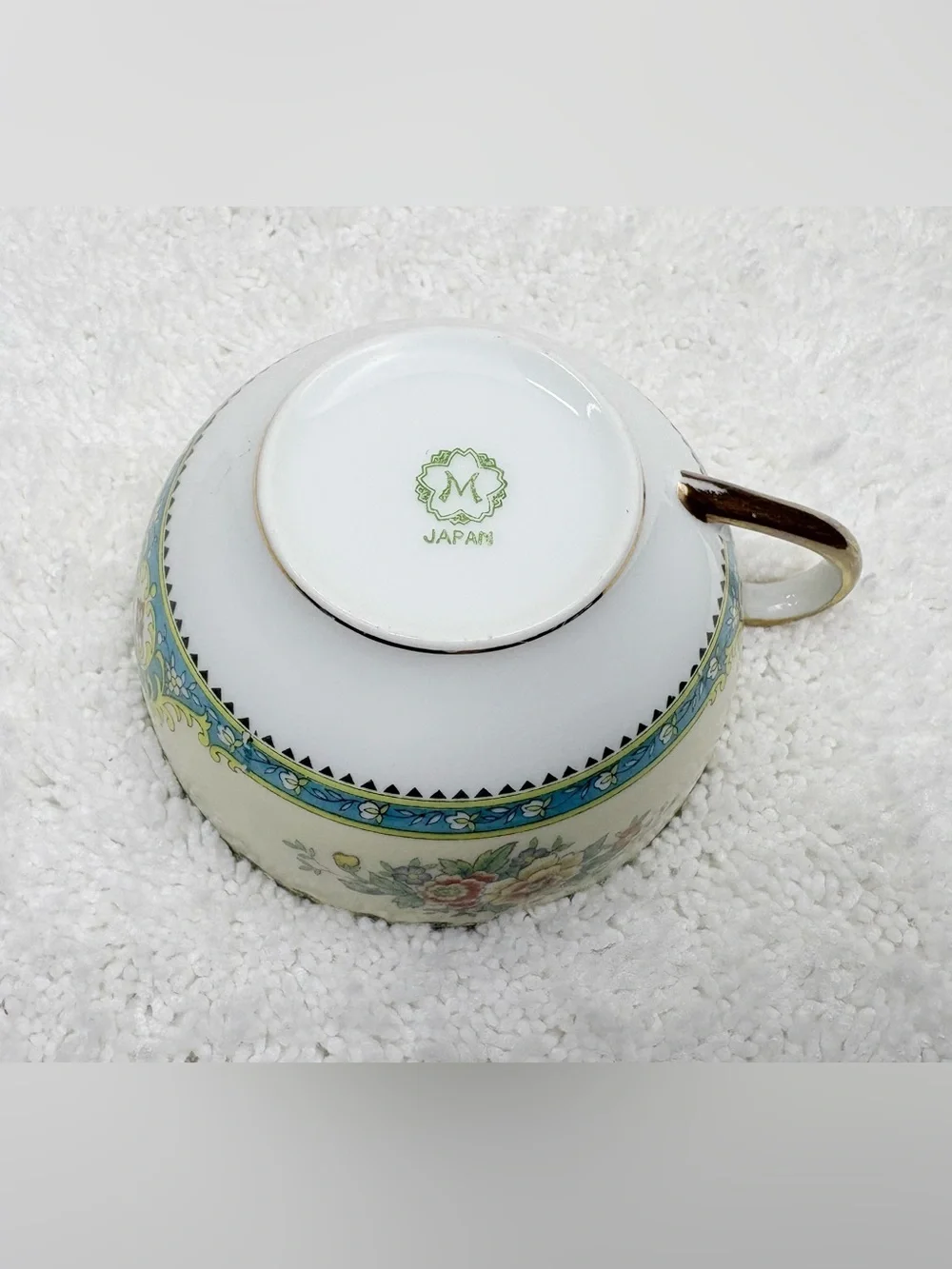 Antique Noritake M China from 1918, Features a Hand-Painted Floral Design.